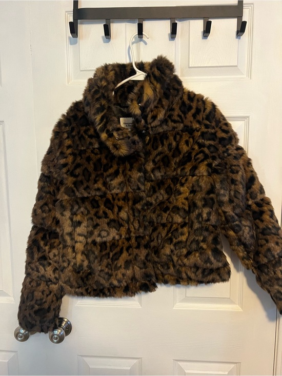 Abercrombie & Fitch Jackets & Blazers - Abercrombie & Fitch Womens Leopard Faux Fur Puffer Jacket - Brown